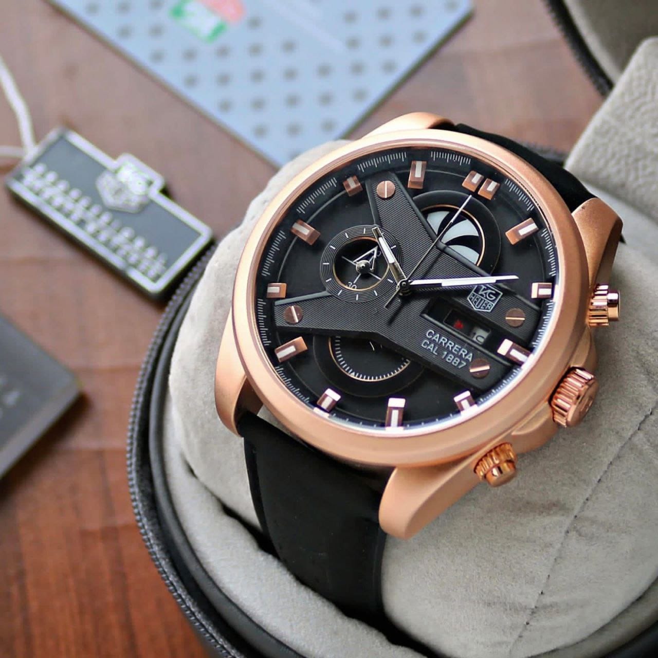 The sports watch for everyday wear, the Tag Heuer CR7 Quartz’s Chronograph is a superb watch with beautiful styling